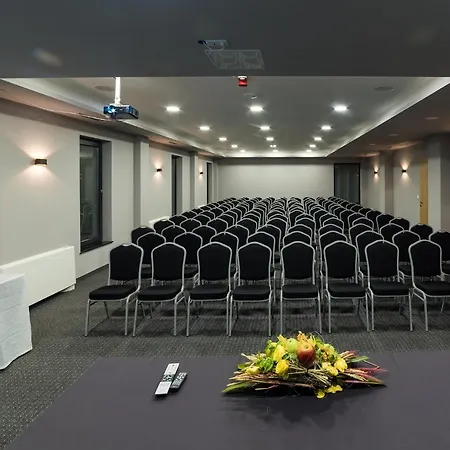 Отель Hotel Safir Bihac 4*