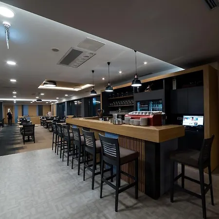 Hotel Safir Bihac 4*