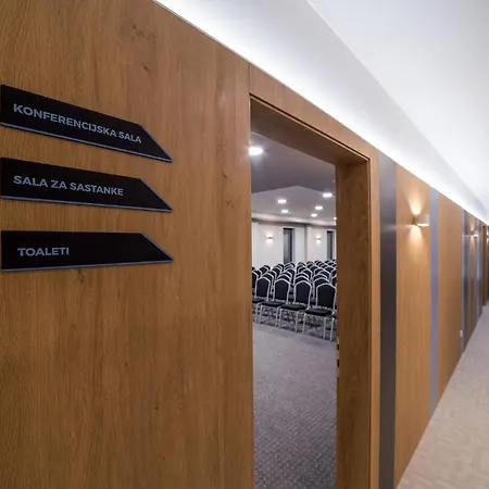 Hotel Safir Bihac Отель Бихач