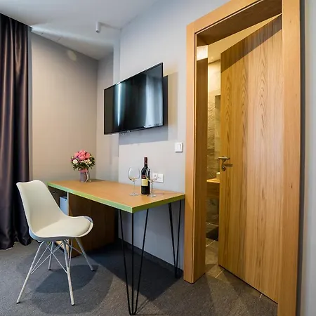 Hotel Safir Bihac Отель