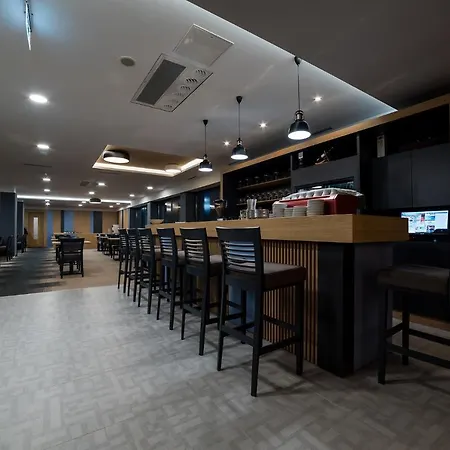 فندق Hotel Safir Bihac