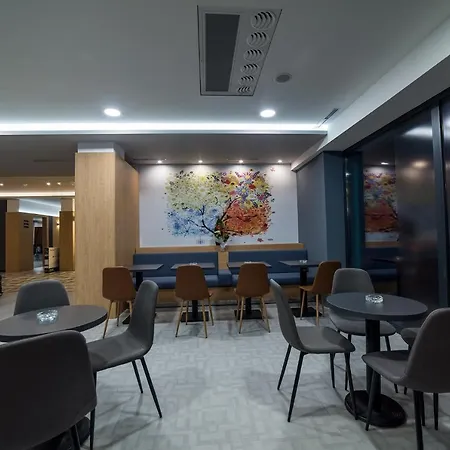 فندق Hotel Safir Bihac بيهاتش