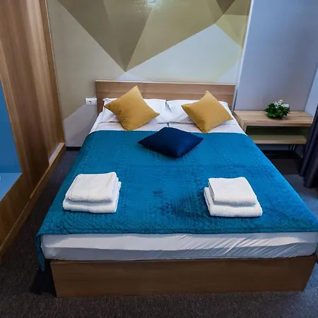 Отель Hotel Safir Bihac Бихач