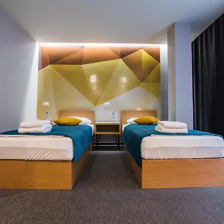 Отель Hotel Safir Bihac 4*