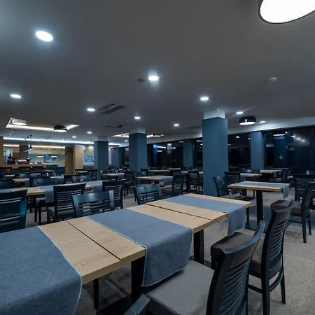 Hotel Safir Bihac فندق